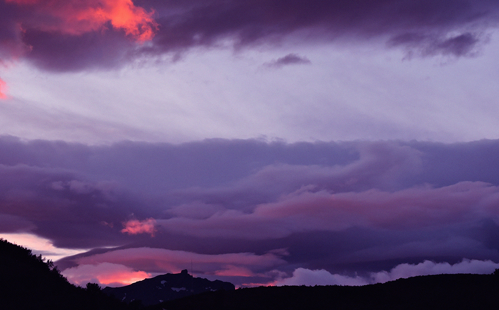 inspiracja - ZACHÓD SŁÓŃCA chmury nad Islandią NAWROTANKA